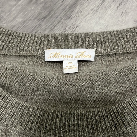 Minnie Rose Green 100% Cashmere Sweater with Sleeve Graphic Size XS - Picture 6 of 7